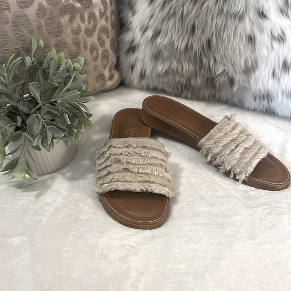 Bella Vita Made In Italy Fringe Boho Slide Slip On Sandals 8N - Picture 2 of 5